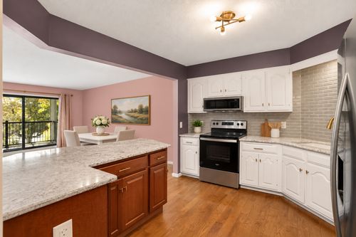211-3030 Saint Albans Mill Rd, Minnetonka, MN, 55305-3991 | Card Image
