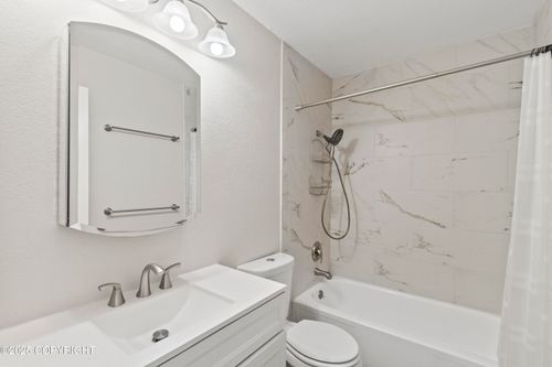 9-1926 Stonegate Cir, Anchorage, AK, 99515-1432 | Card Image