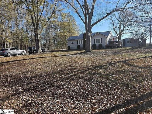 121 Chestnut Dr, Woodruff, SC, 29388-9330 | Card Image