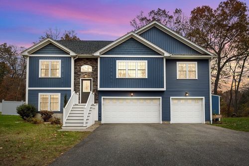 62 Old Lyman Rd, South Hadley, MA, 01075-7502 | Card Image