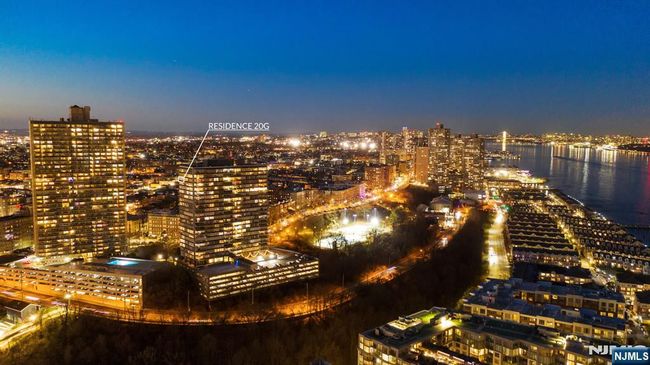 6050 Kennedy Blvd, Condo with 2 bedrooms, 2 bathrooms and null parking in West New York NJ | Image 32
