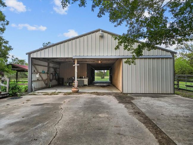 3188 County Road 181, House other with 4 bedrooms, 2 bathrooms and 2 parking in Alvin TX | Image 12