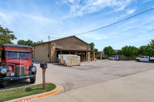 7716 Davis Blvd, North Richland Hills, TX, 76182-7352 | Card Image