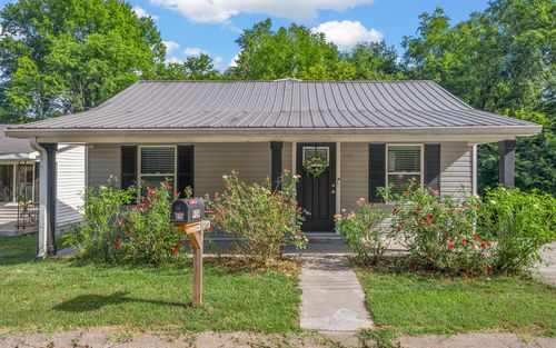 939 Shearor St, Clarksville, TN, 37040-3090 | Card Image