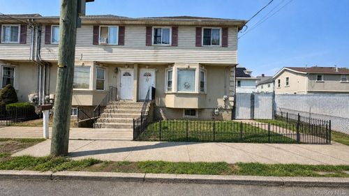 71 Arlington Place, New York, NY, 10303 | Card Image