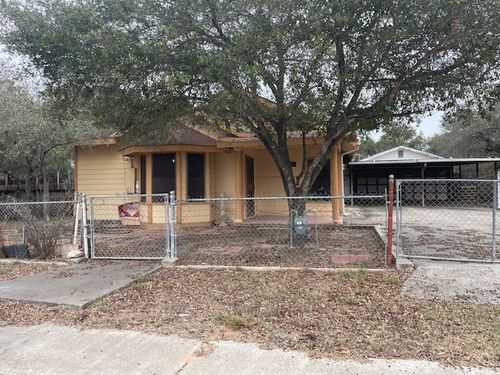 406 E Kohler St, Hebbronville, TX, 78361-3866 | Card Image
