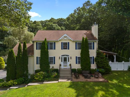 24 Tanglewood Dr, Preston, CT, 06365-8825 | Card Image