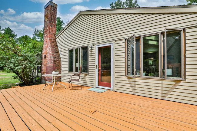 377 Main St, House other with 3 bedrooms, 2 bathrooms and null parking in Francestown NH | Image 9