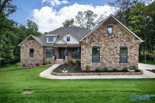 28 Ridge Bluff Cir Se, Huntsville, AL, 35803-1982 | Card Image