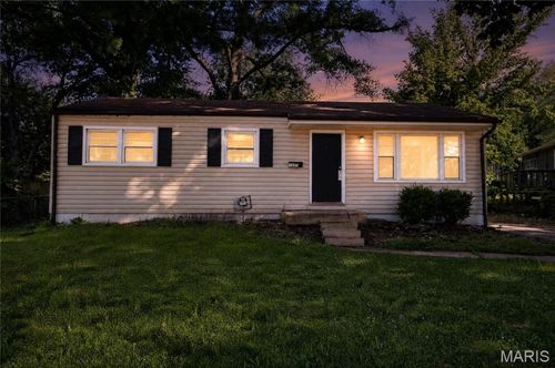 1037 Forestwood Dr, Saint Louis, MO, 63135-3059 | Card Image