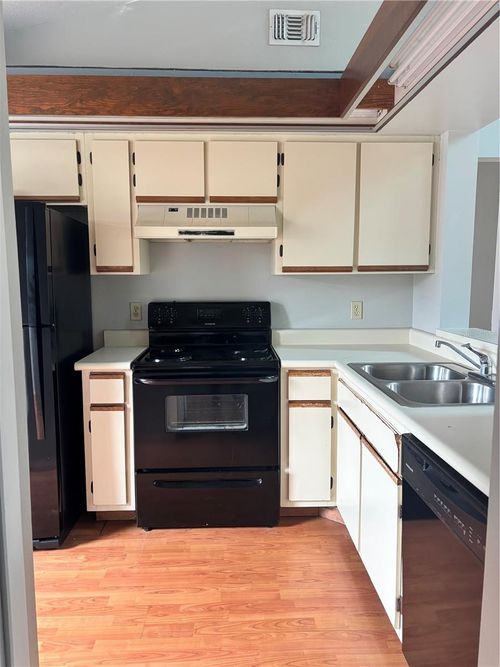 n2-3118 S Semoran Boulevard, ORLANDO, FL, 32822 | Card Image