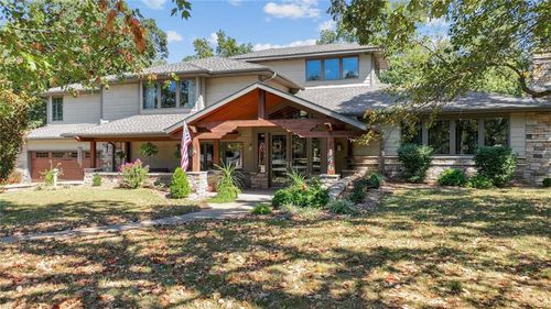 146 Country Club Dr, Nevada, MO, 64772-3027 | Card Image