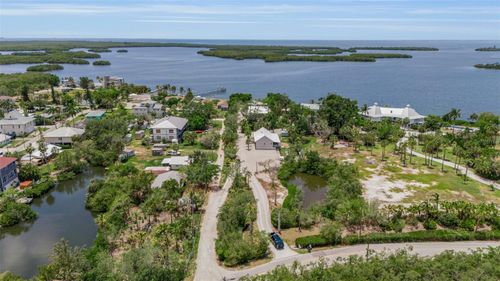 1057 Bayshore Dr, Terra Ceia, FL, 34250 | Card Image