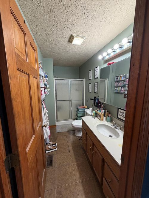 9124 Rockcastle Rd, Louisa, KY, 41230-5470 | Card Image