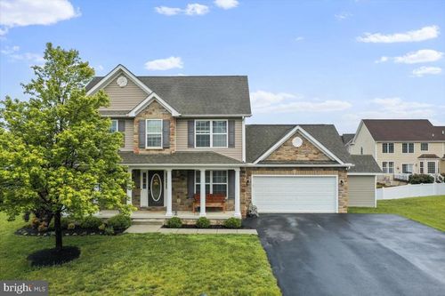 19 Balmoral Ln, MARTINSBURG, WV, 25404-1608 | Card Image
