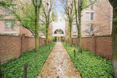 4C - 360 Green Bay Road, Condo with 2 bedrooms, 2 bathrooms and 2 parking in Winnetka IL | Image 1