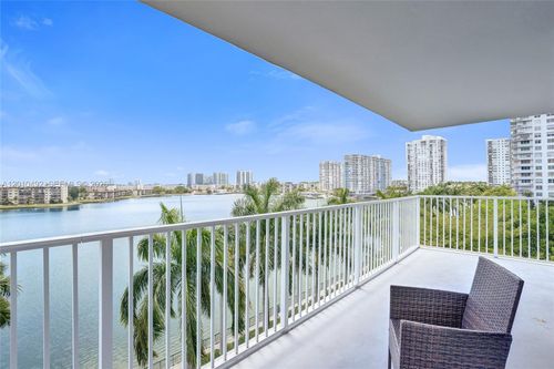 616e-2851 Ne 183rd St, Aventura, FL, 33160-2138 | Card Image