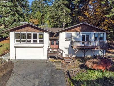 4360 Poplar Way, House other with 3 bedrooms, 2 bathrooms and 1 parking in Longview WA | Image 2