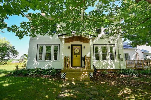 {{alt}} | Card Image