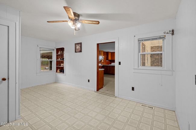 327 Nc Highway 305, House other with 3 bedrooms, 2 bathrooms and null parking in Windsor NC | Image 10