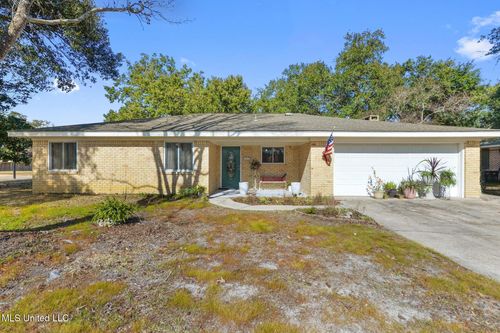 3231 Nottingham Rd, Ocean Springs, MS, 39564-4357 | Card Image