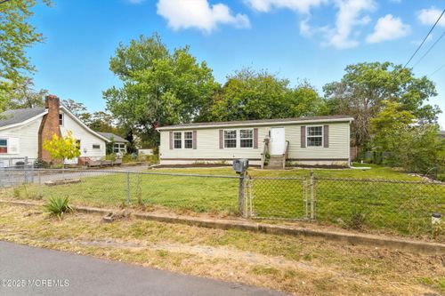 208 Longboat Ave, Beachwood, NJ, 08722-3908 | Card Image