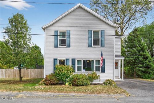 3 Cascade St, Cohoes, NY, 12047-1315 | Card Image