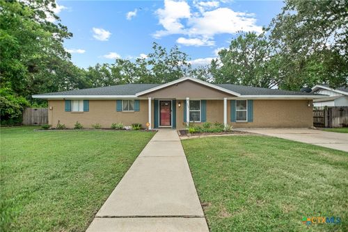 305 W Division Street, Edna, TX, 77957 | Card Image