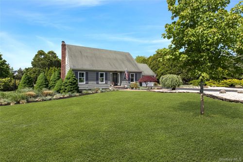 450 Maple Ln, Southold, NY, 11971-2492 | Card Image