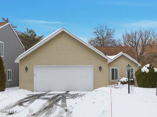 22 Loudonwood E, Albany, NY, 12211-1465 | Card Image
