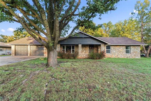 1701 Town And Country Dr, Sand Springs, OK, 74063-4218 | Card Image