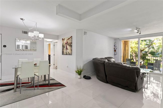 APT-204 - 12106 Saint Andrews Pl, Condo with 2 bedrooms, 1 bathrooms and null parking in Miramar FL | Image 6