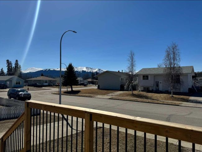 11402 Norris Crescent, Home with 3 bedrooms, 1 bathrooms and 2 parking in Grande Cache AB | Image 3