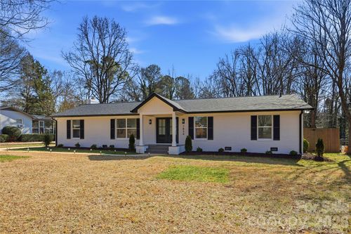 7834 Rainbow Dr, Charlotte, NC, 28227-3128 | Card Image