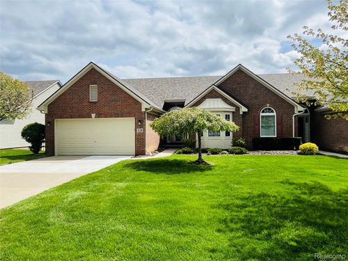 828 Woodhaven Dr, Commerce Township, MI, 48390-5808 | Card Image