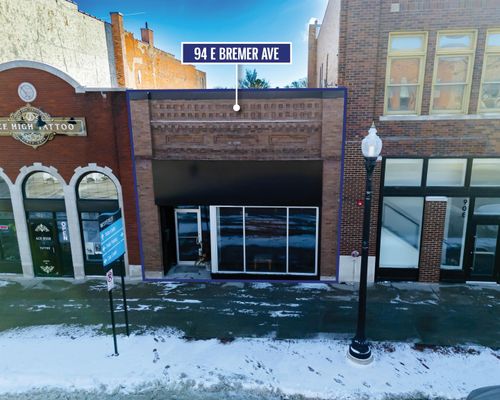 94 E Bremer Ave, Waverly, IA, 50677-3316 | Card Image