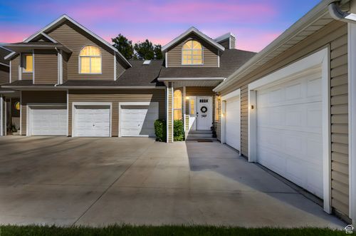 5387 S New Hampton Dr, Murray, UT, 84123-4701 | Card Image