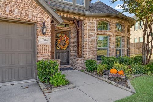 1704 Southridge Dr, Van Alstyne, TX, 75495-2739 | Card Image