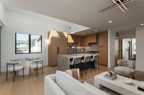 716 1/2 Orchid Ave, Corona del Mar, CA, 92625-2467 | Card Image