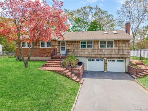 42 Sunflower Dr, Hauppauge, NY, 11788-1023 | Card Image