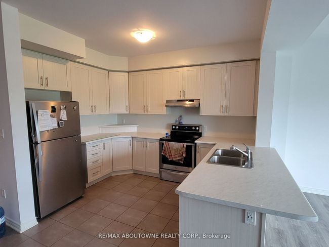 66 Bradbury Rd, House attached with 3 bedrooms, 3 bathrooms and 1 parking in Stoney Creek ON | Image 9