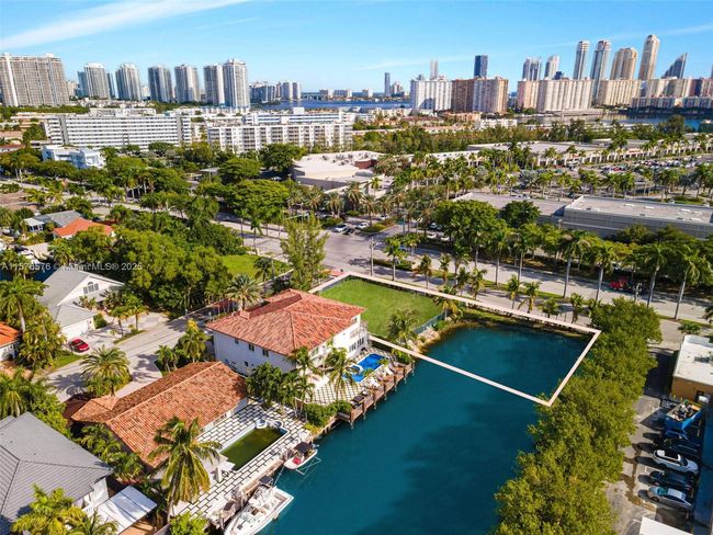 3460 Ne 164 Th St, House other with 5 bedrooms, 7 bathrooms and null parking in North Miami Beach FL | Image 13