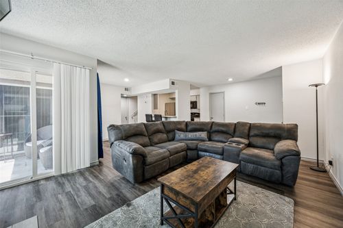 apt-107-6050 Melody Ln, Dallas, TX, 75231-6717 | Card Image