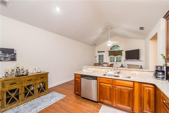 602 - 2623 Grapevine Cir, Condo with 3 bedrooms, 3 bathrooms and 2 parking in Cumming GA | Image 25