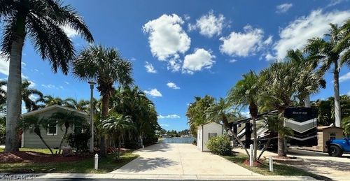 1343 Amethyst Lake Ln, NAPLES, FL, 34114-9202 | Card Image
