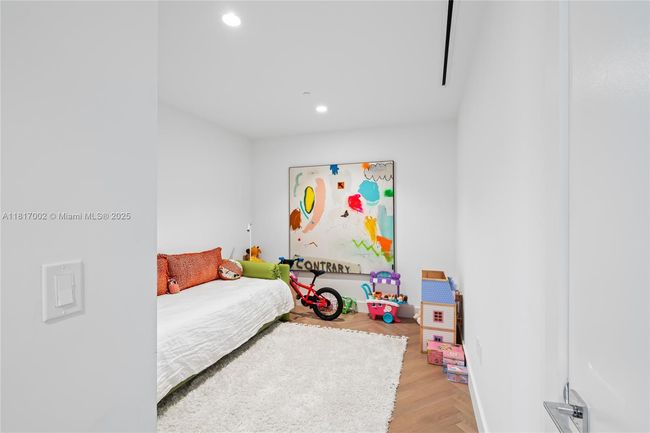 APT-1602 - 5775 Collins Ave, Condo with 2 bedrooms, 3 bathrooms and null parking in Miami Beach FL | Image 70