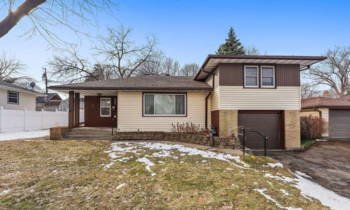 821 16th Ave N, South Saint Paul, MN, 55075-1425 | Card Image