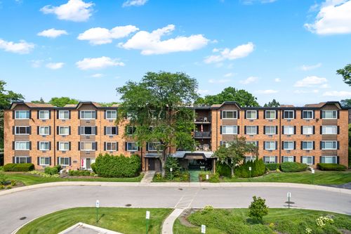 apt-209-1207 S Old Wilke Rd, Arlington Heights, IL, 60005-2962 | Card Image