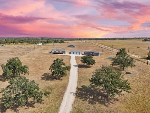 5897 Old Colony Line Rd, Lockhart, TX, 78644-3627 | Card Image