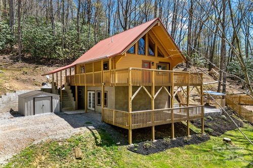 580 Red Dirt Rd, Newland, NC, 28657-9916 | Card Image